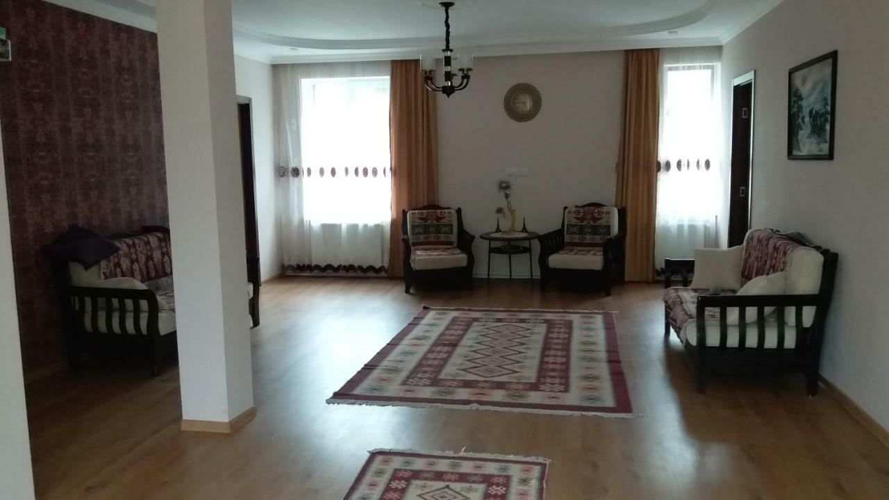 Guest House Sandro Kazbegi Habitación foto