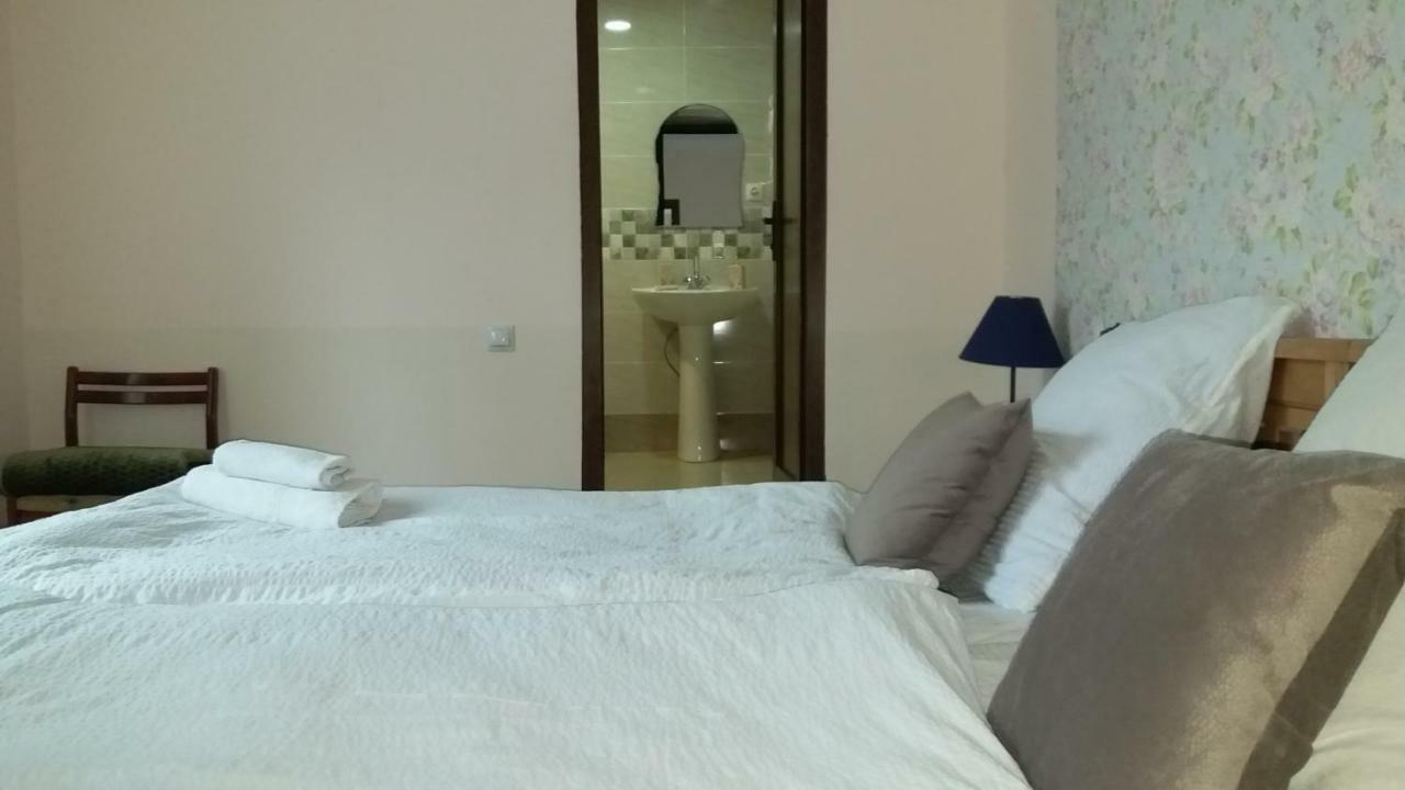 Guest House Sandro Kazbegi Habitación foto