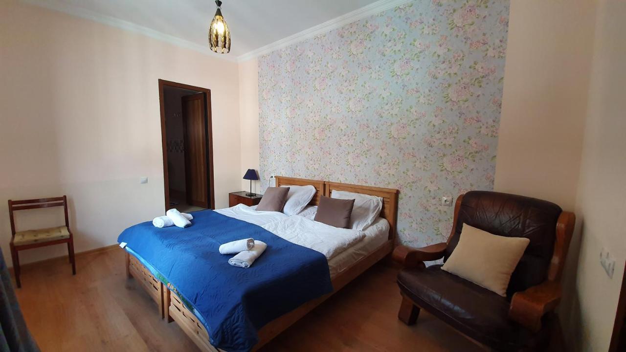 Guest House Sandro Kazbegi Exterior foto