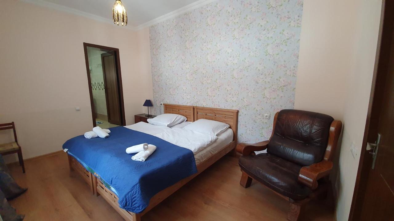 Guest House Sandro Kazbegi Exterior foto