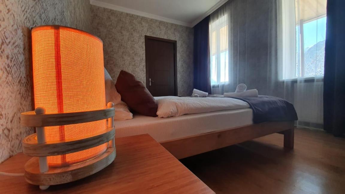 Guest House Sandro Kazbegi Exterior foto