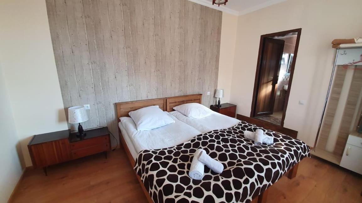 Guest House Sandro Kazbegi Exterior foto