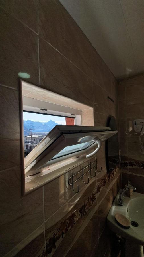 Guest House Sandro Kazbegi Exterior foto