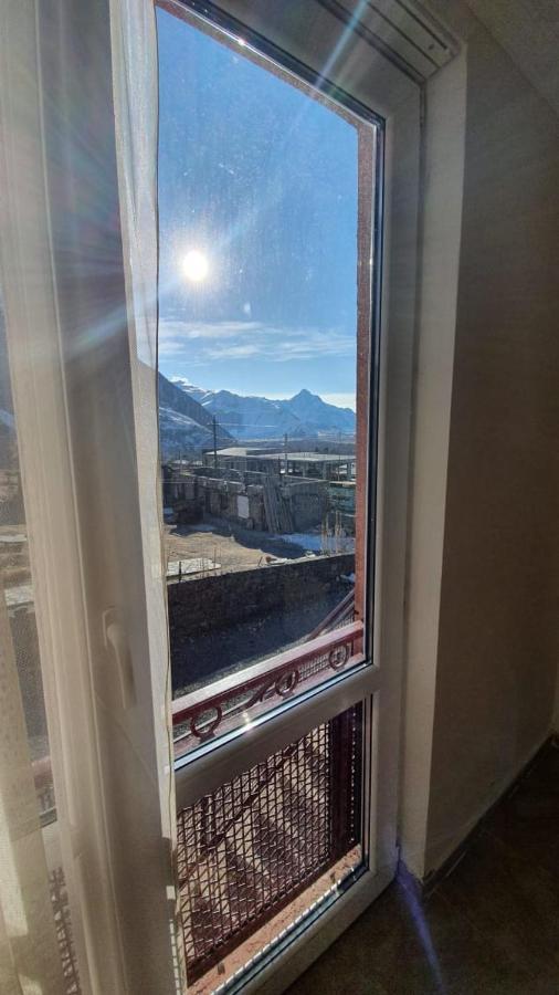 Guest House Sandro Kazbegi Exterior foto