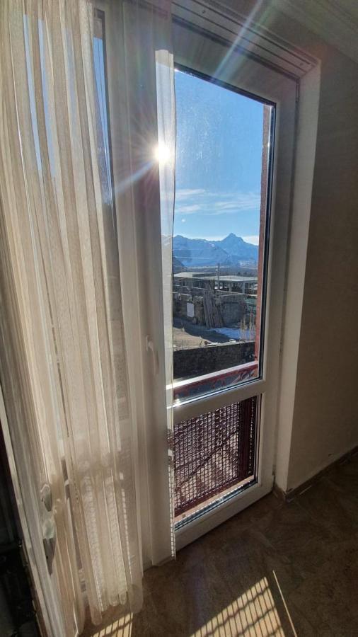 Guest House Sandro Kazbegi Exterior foto